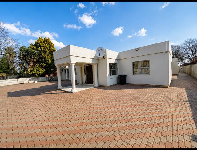 31 BEDROOM HOUSE FOR SALE IN VANDERBIJLPARK SE 7